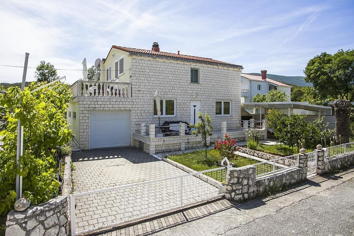 Familienhaus zur Vermietung geeignet