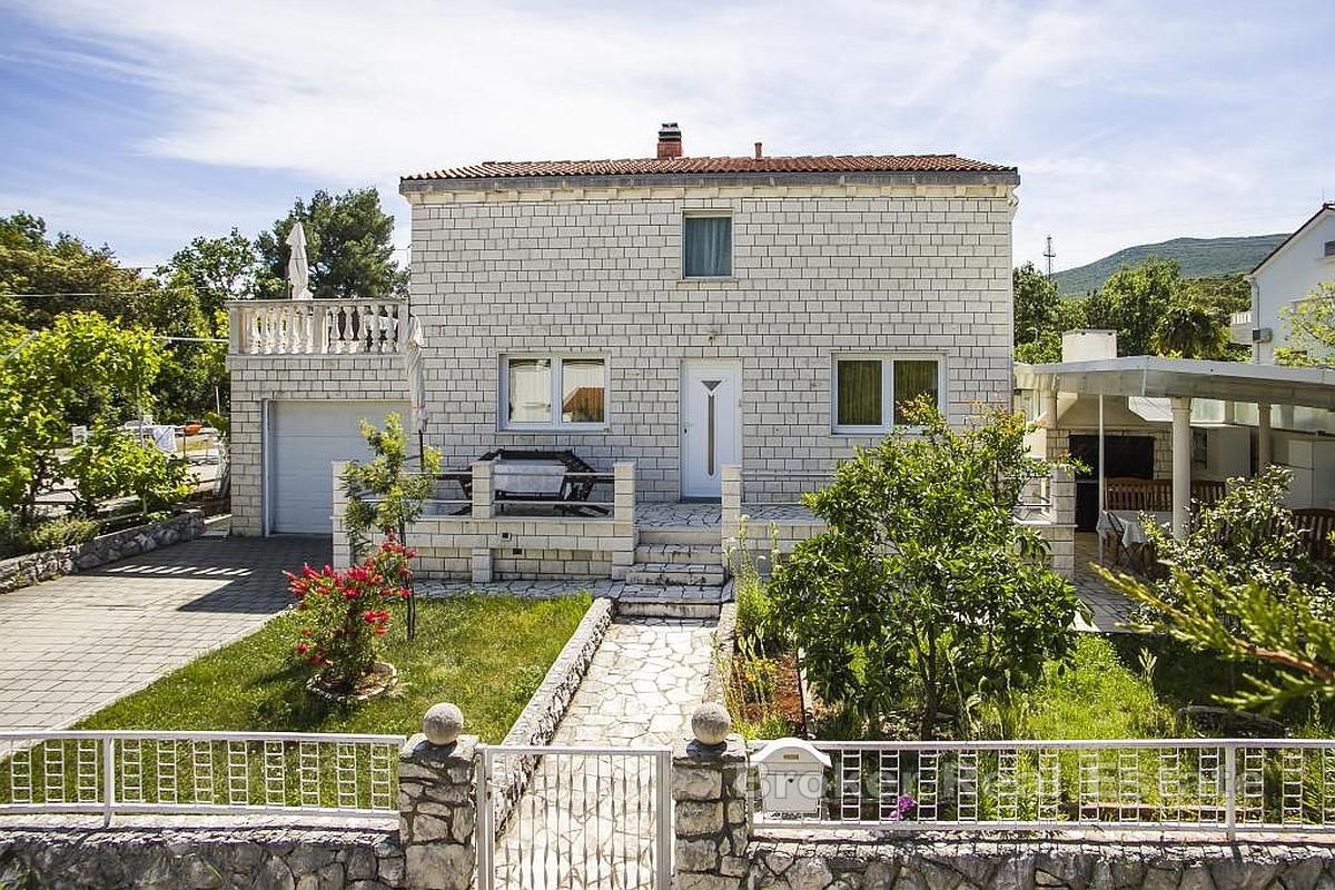 Familienhaus zur Vermietung geeignet