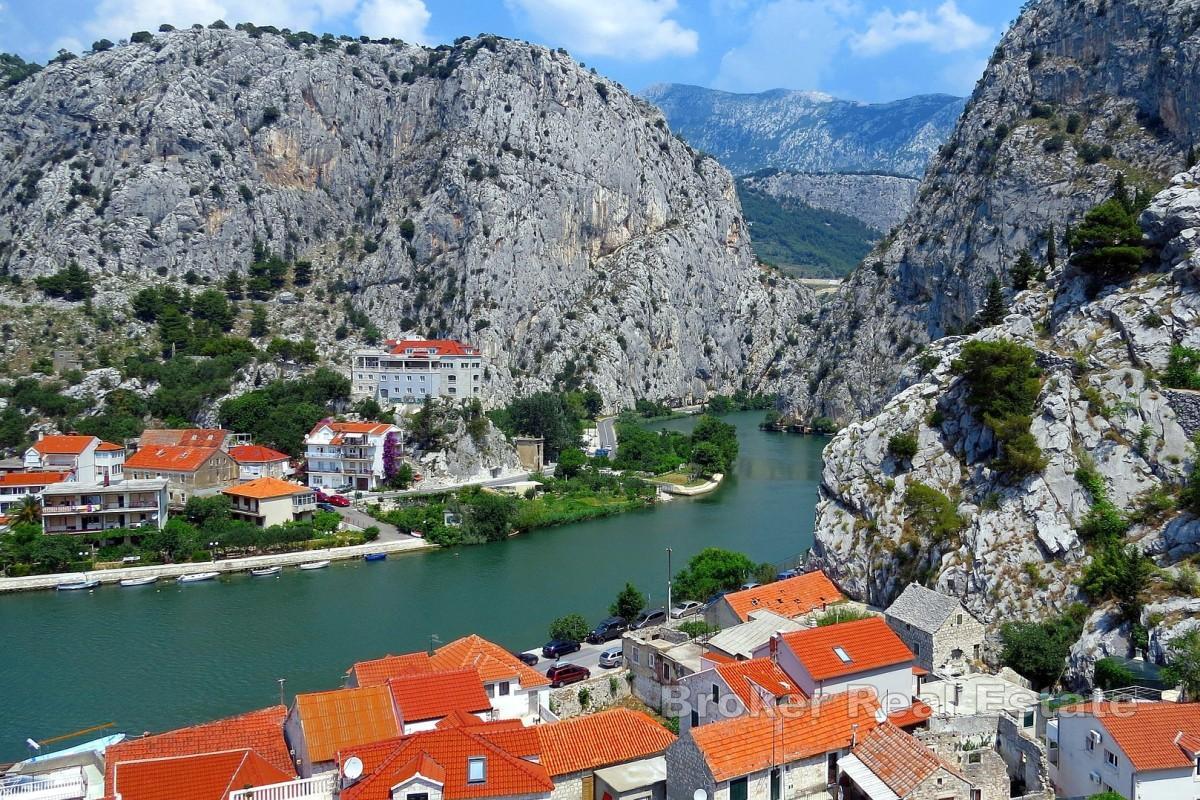 Steinhus i hjertet av Omiš