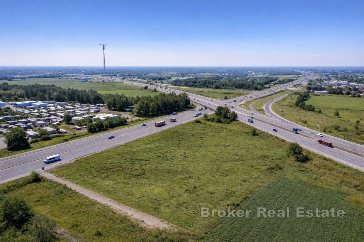 Terrain en emplacement de premier ordre