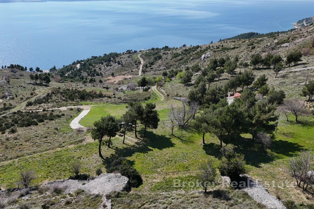 Tomt och hus med utsikt