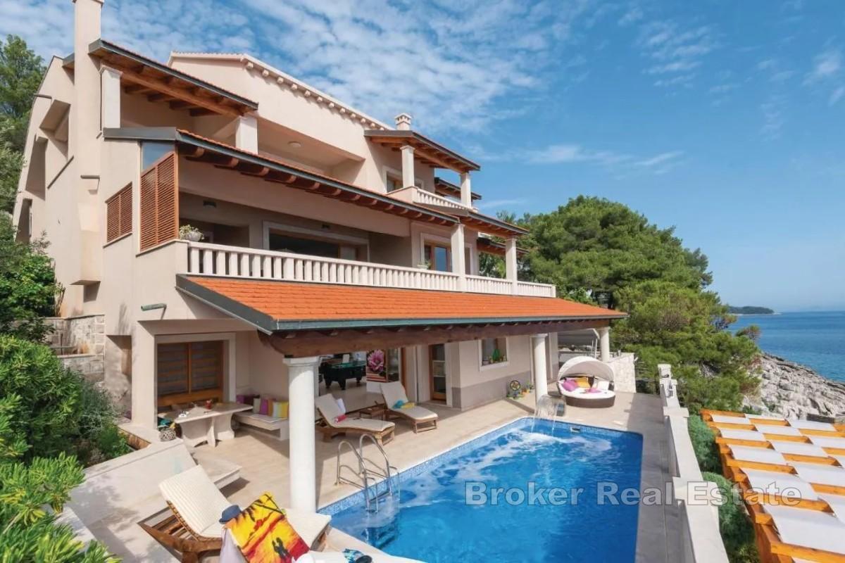 Villa første rad mot havet