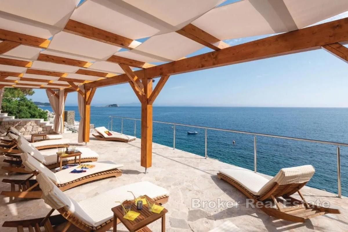 Villa første rad mot havet