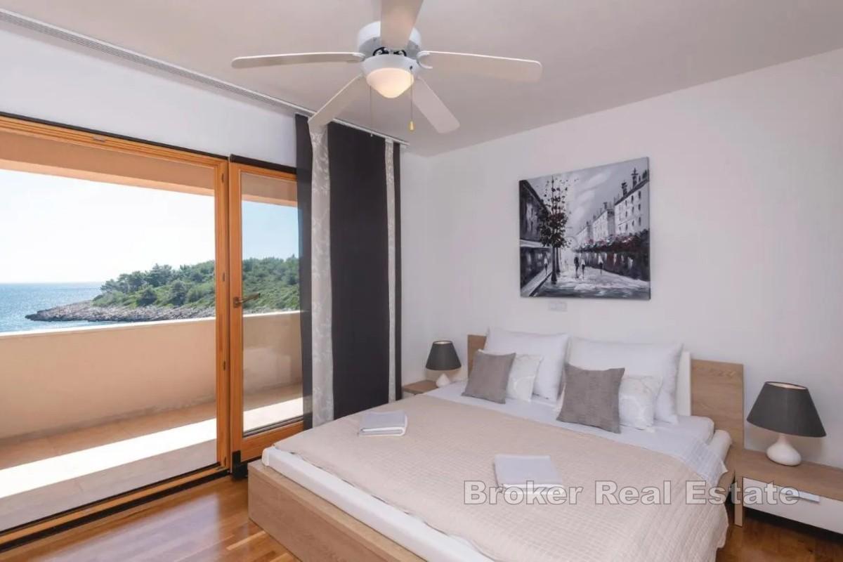 Villa in prima fila sul mare