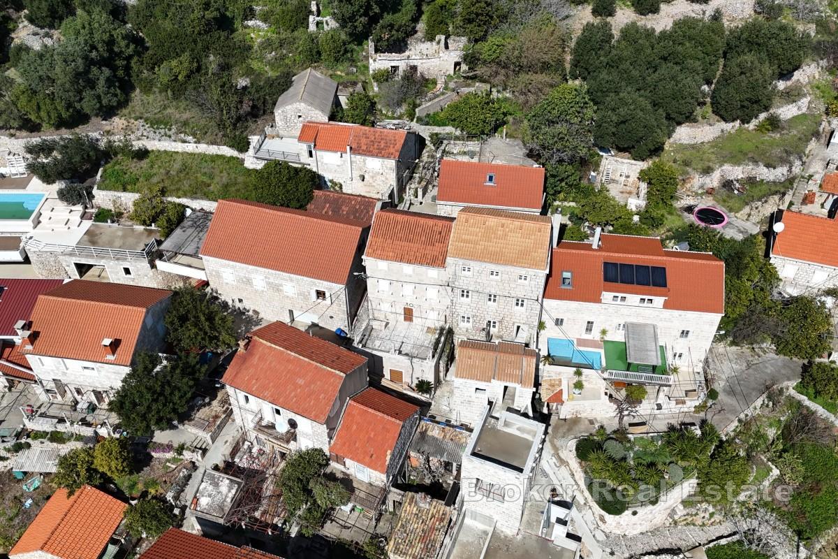 Steinhus og vinbutikk