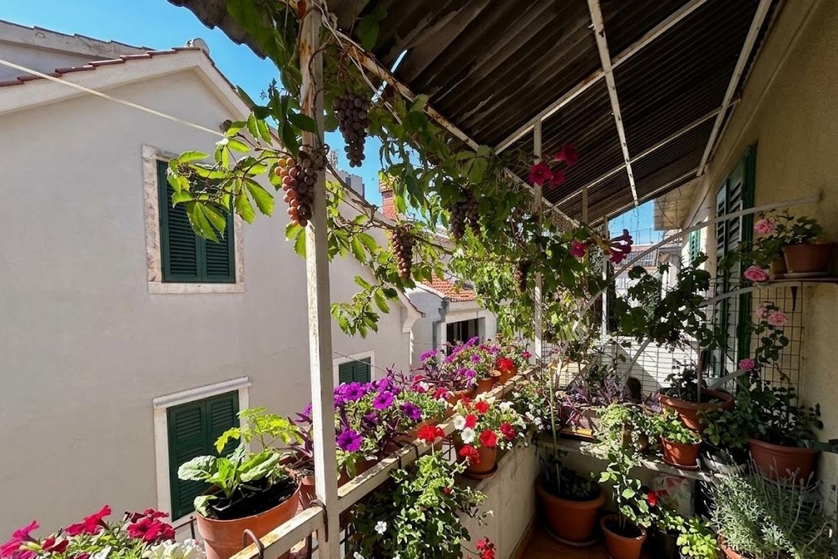 001-2052-127-Split-Bacvice-Three-bedroom-apartment-for-sale