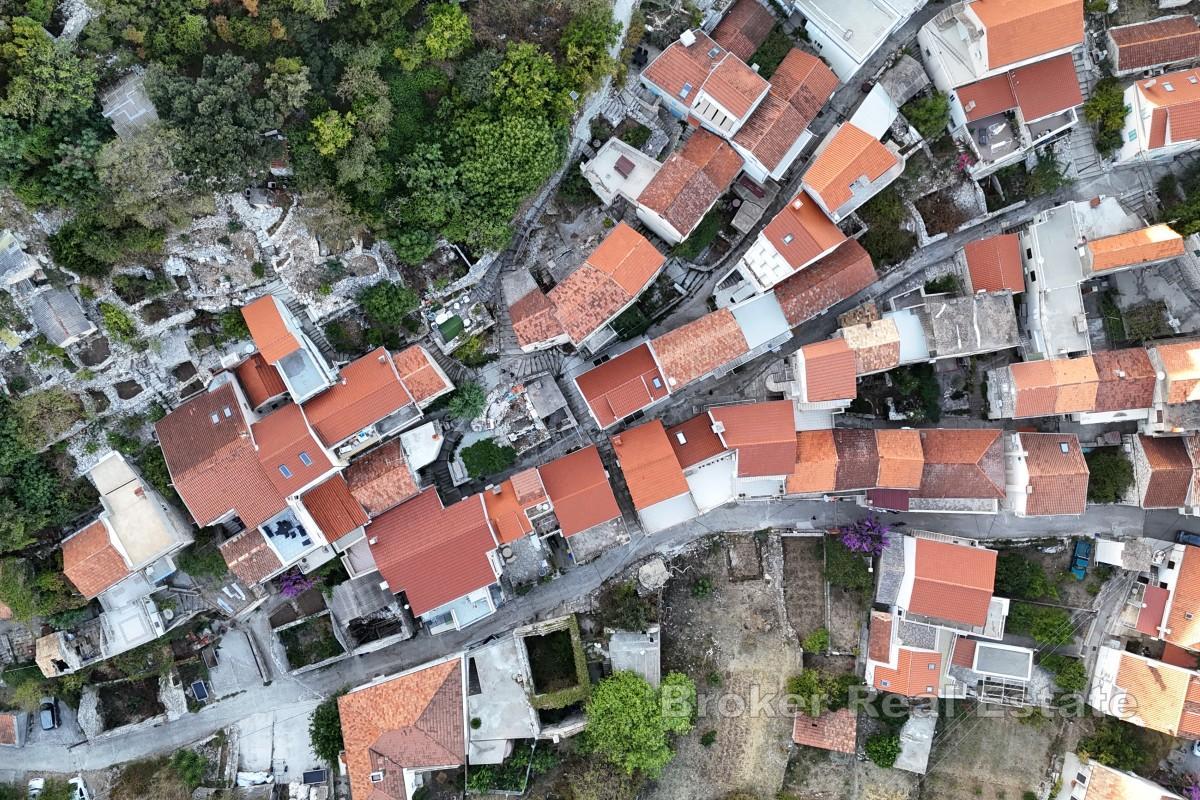 Kamena kuća s pogledom na more