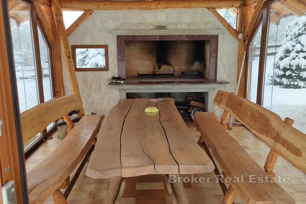 Belle maison avec un grand terrain