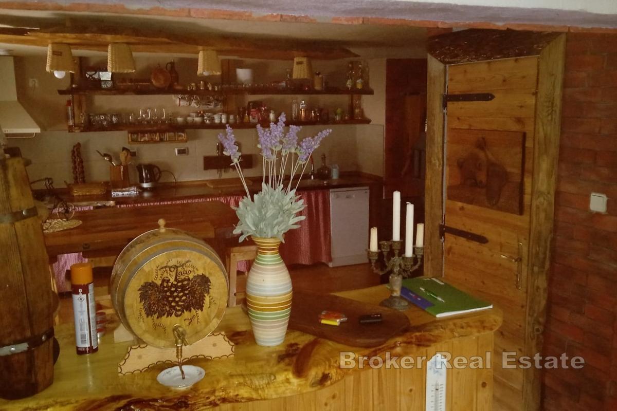 Belle maison avec un grand terrain