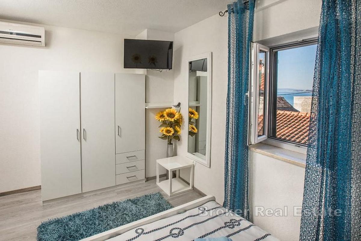 Casa in pietra con fantastica vista mare