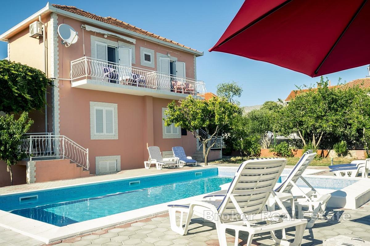 Maison exclusive avec piscine et vue mer spectaculaire