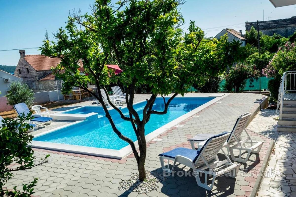 Maison exclusive avec piscine et vue mer spectaculaire