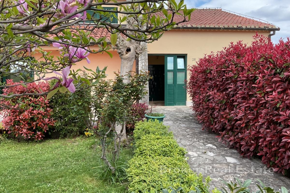 Rodinný dům v klidném prostředí, ideální pro relaxaci a každodenní bydlení