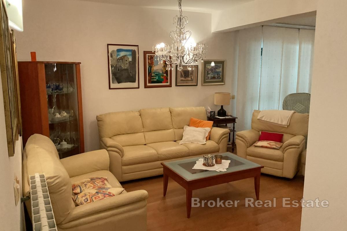 Obiteljski dom u mirnom okruženju, savršeno za odmor i svakodnevni život