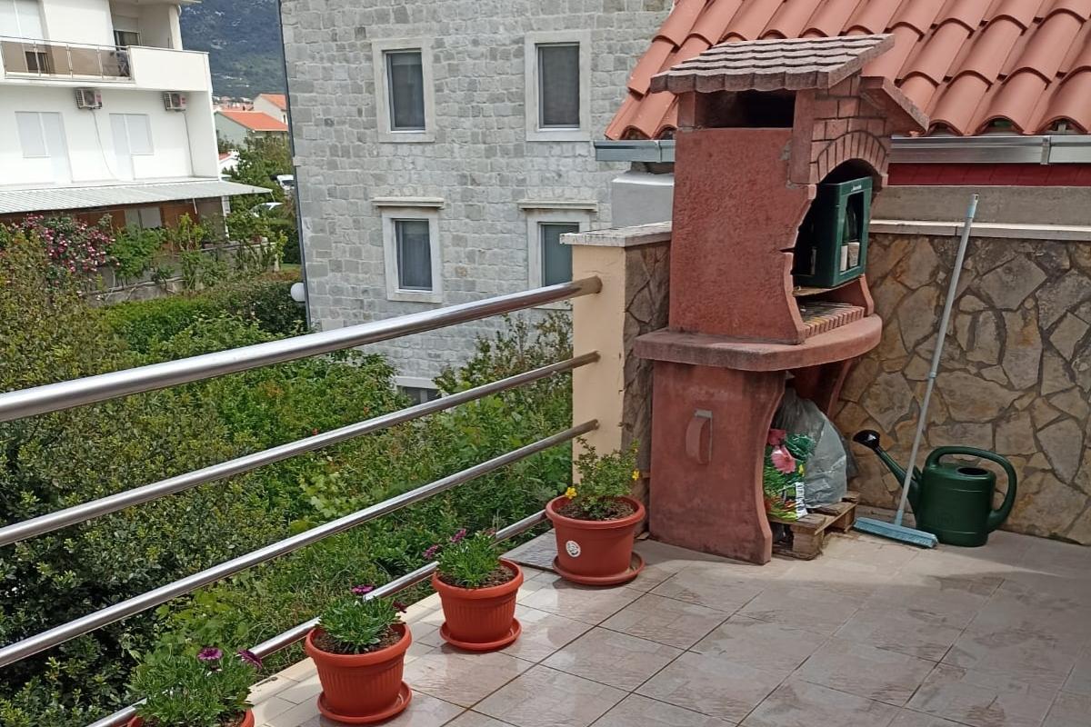 001-2052-31-Kastela-Family-house-near-the-sea-for-sale