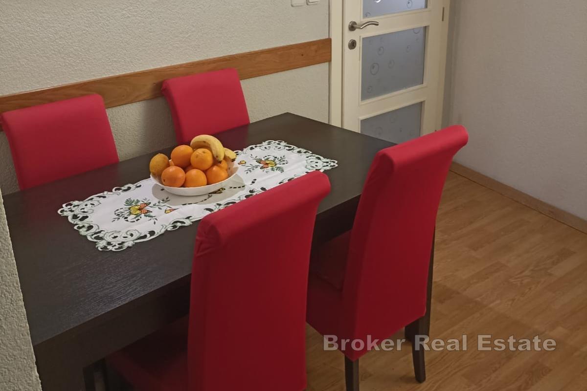 Kaštela, Rustikálny dom v stredomorskom prostredí, len pár krokov od mora