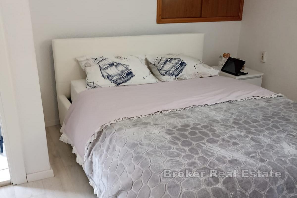 Kaštela, Rustikálny dom v stredomorskom prostredí, len pár krokov od mora