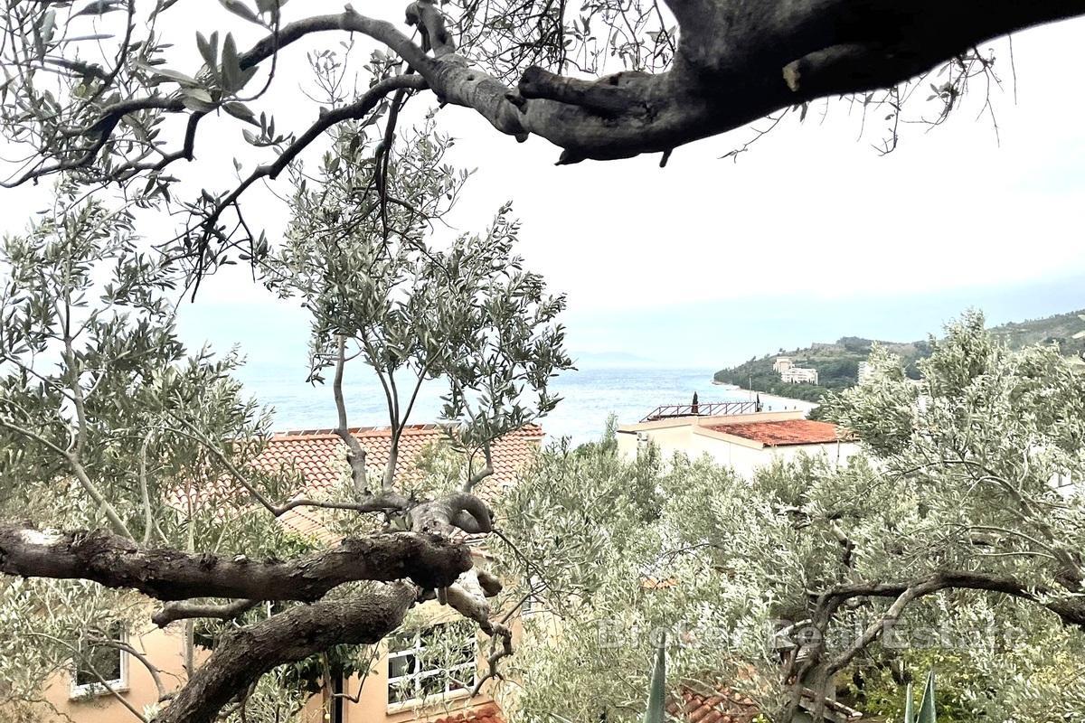 Byggeland med panoramautsikt over havet