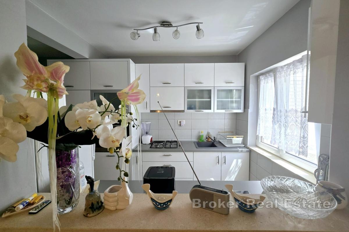 Piękny dom rodzinny z apartamentami blisko morza