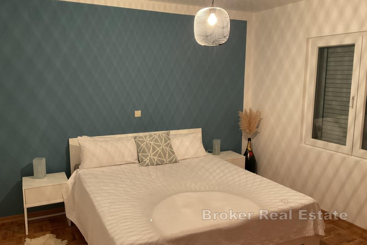 Piękny dom rodzinny z garażem w cichym otoczeniu