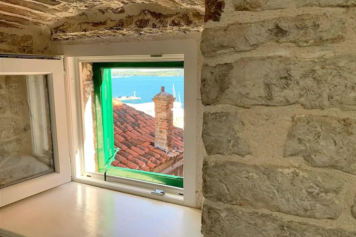 001-2052-45-Sibenik-Nine-luxury-rooms-in-the-city-center-for-sale