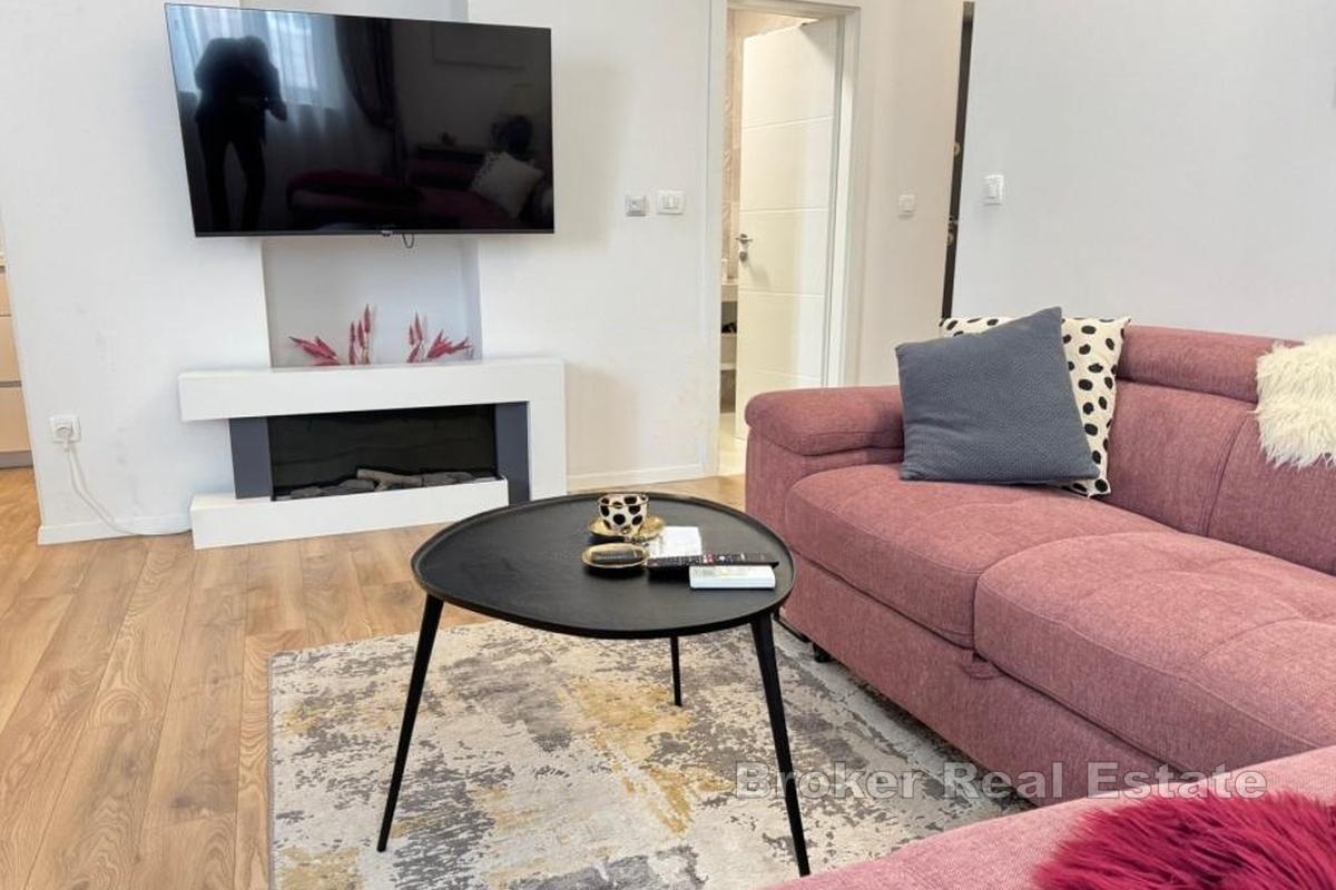 Romslig leilighet med parkeringsplass