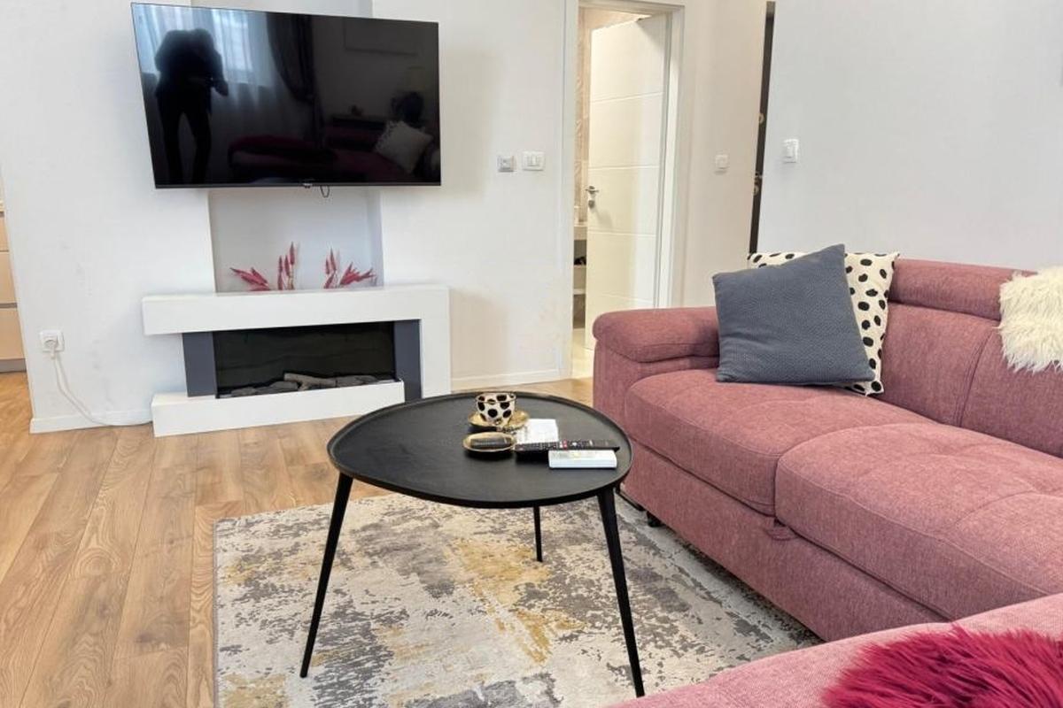 Romslig leilighet med parkeringsplass