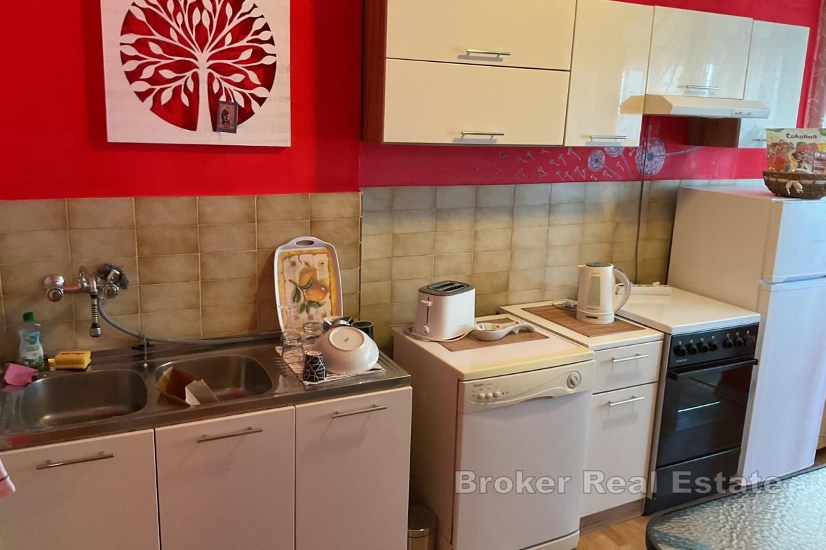 Dwupokojowe mieszkanie w spokojnej okolicy