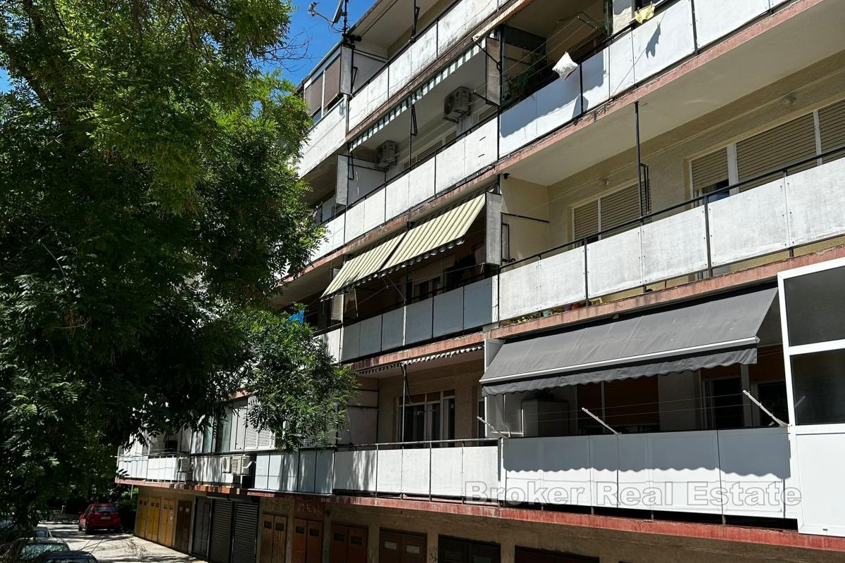 Dwupokojowe mieszkanie w spokojnej okolicy