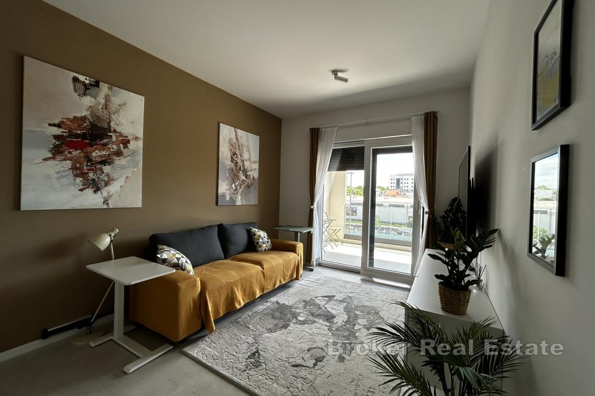 Nowocześnie urządzony apartament z tarasem i garażem – pierwszy wynajem