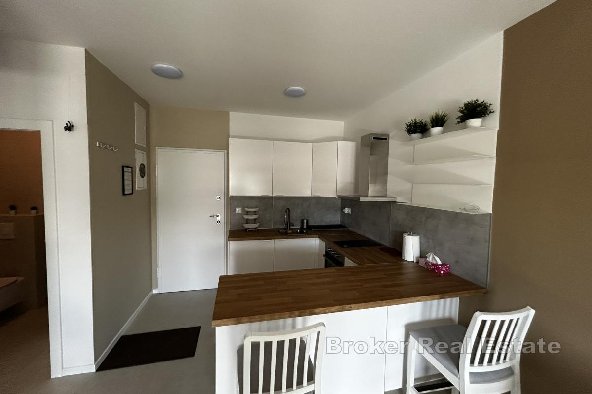 Nowocześnie urządzony apartament z tarasem i garażem – pierwszy wynajem