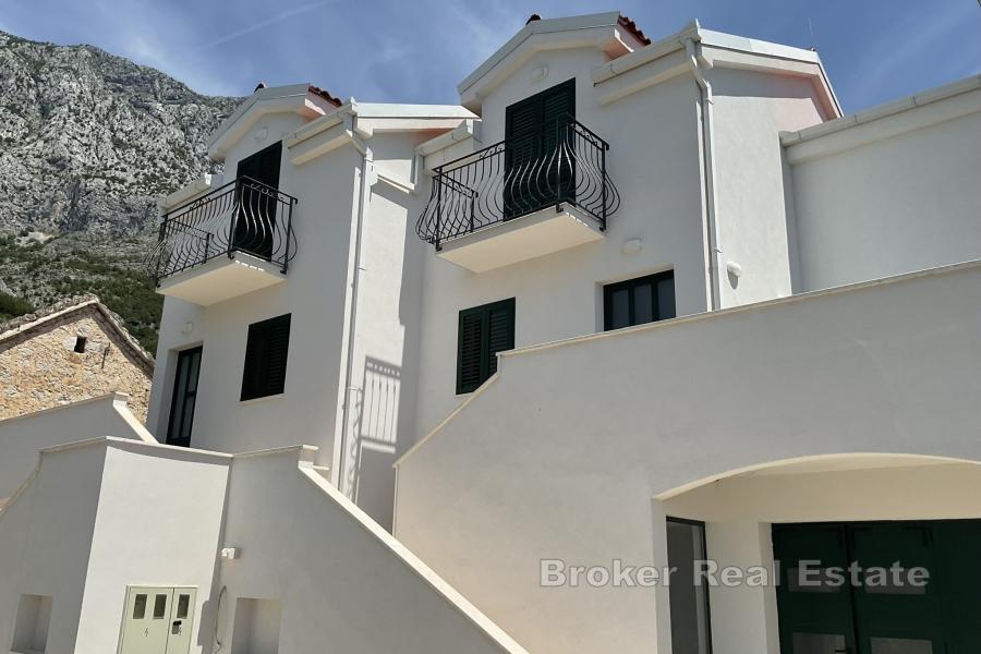 Villa i naturlige omgivelser med panoramautsikt over havet