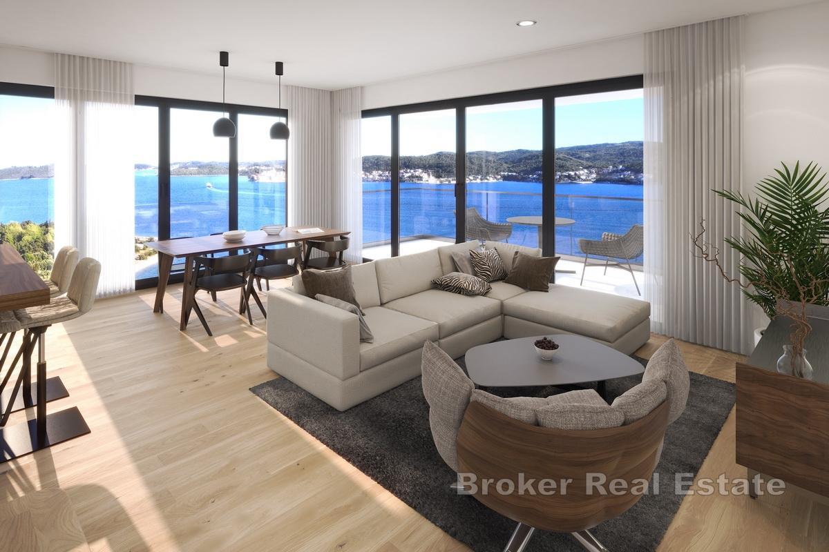 Elegante villa con piscina e vista panoramica sul mare