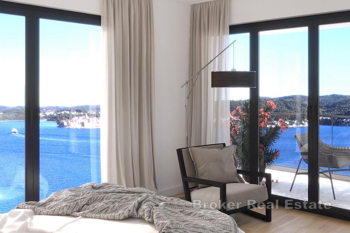 Elegante villa con piscina e vista panoramica sul mare