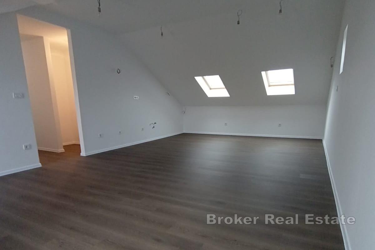 Prostorný třípokojový byt s terasou ve Splitu