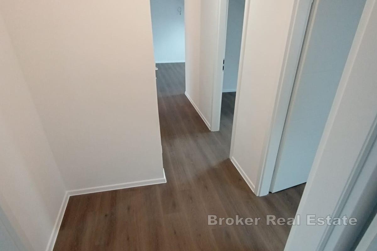 Prostorný třípokojový byt s terasou ve Splitu