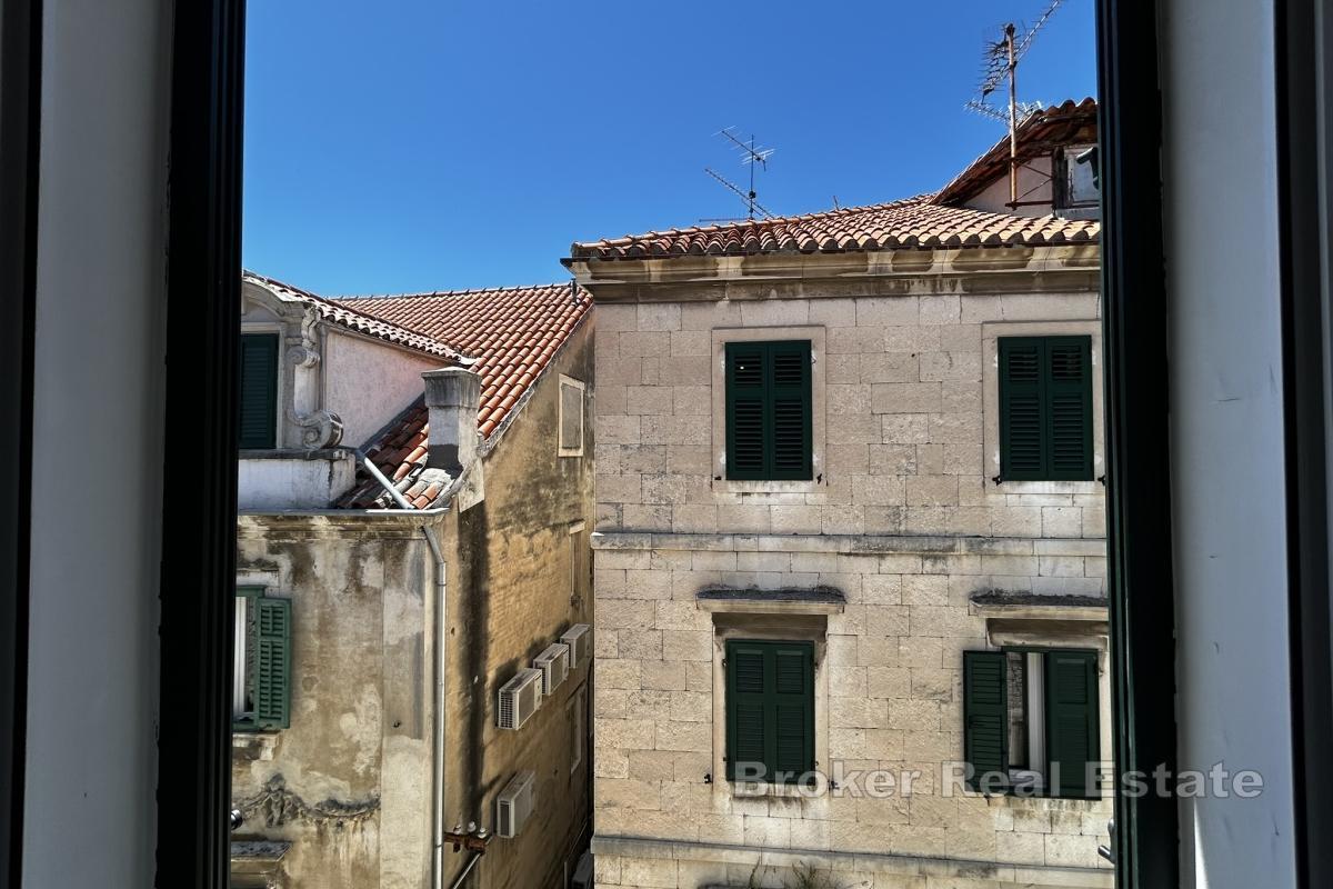 Monolocale confortevole e moderno con balcone in centro città