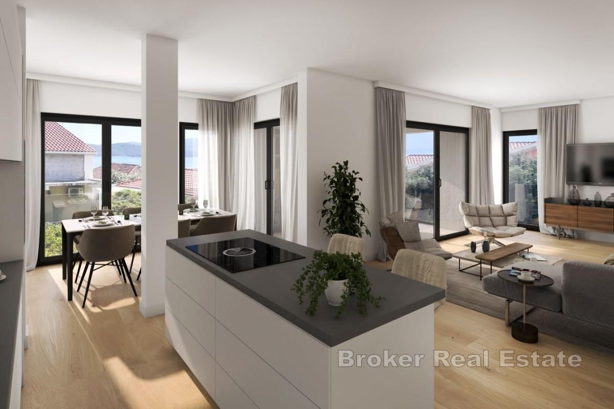 Funkcjonalny apartament z basenem i parkingiem