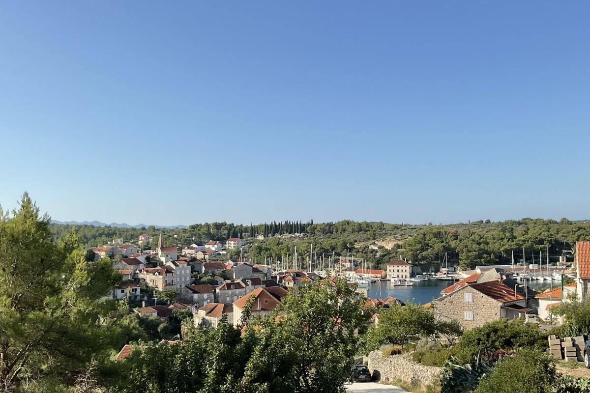 001-2052-81-Brac-Land-with-sea-view-for-sale