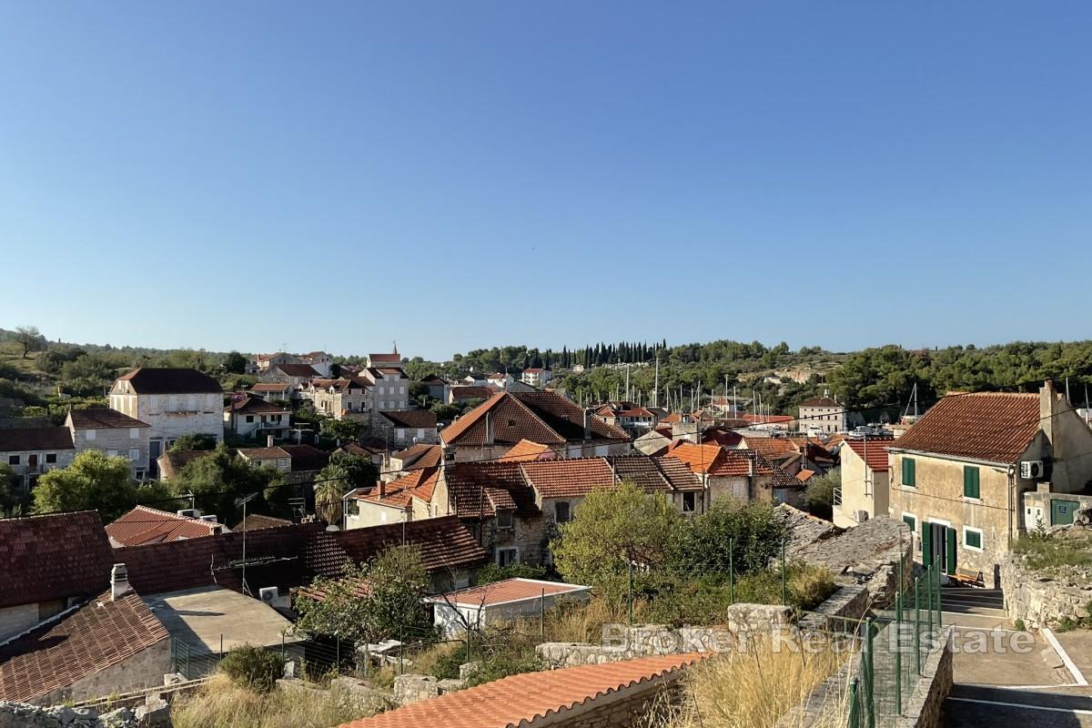 Attraktiv tomt med havutsikt