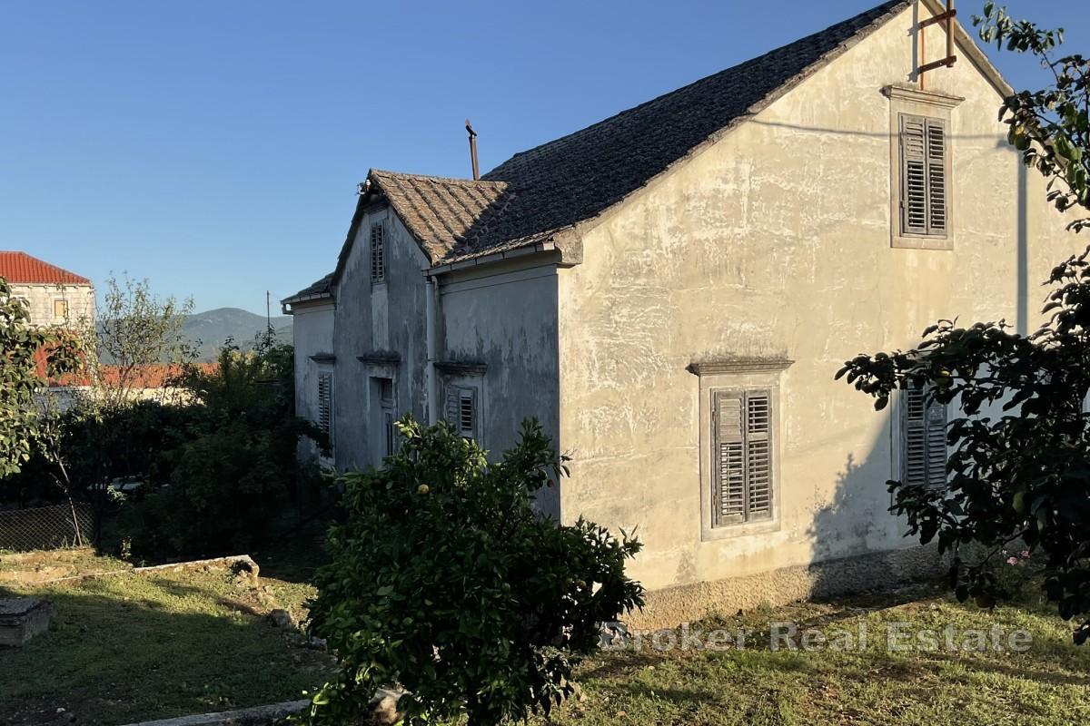 Urokliwy dom wśród winnic