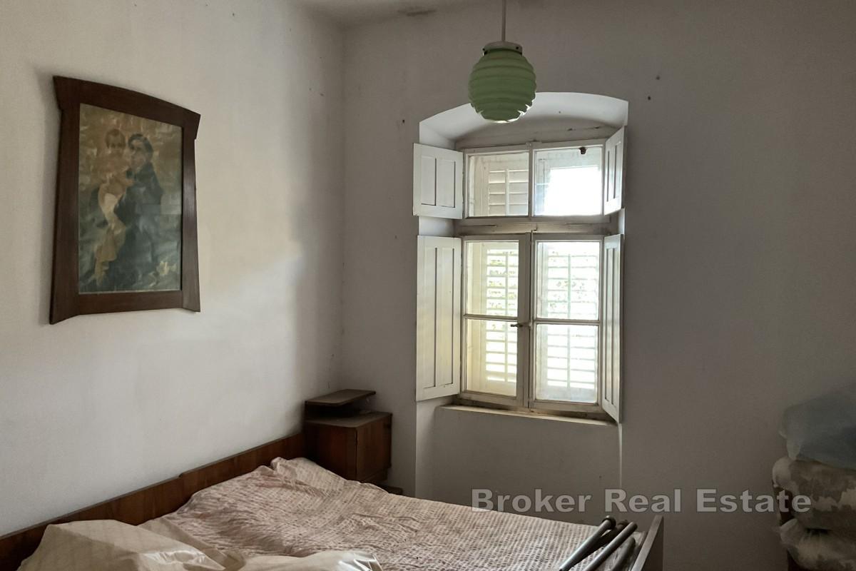 Urokliwy dom wśród winnic