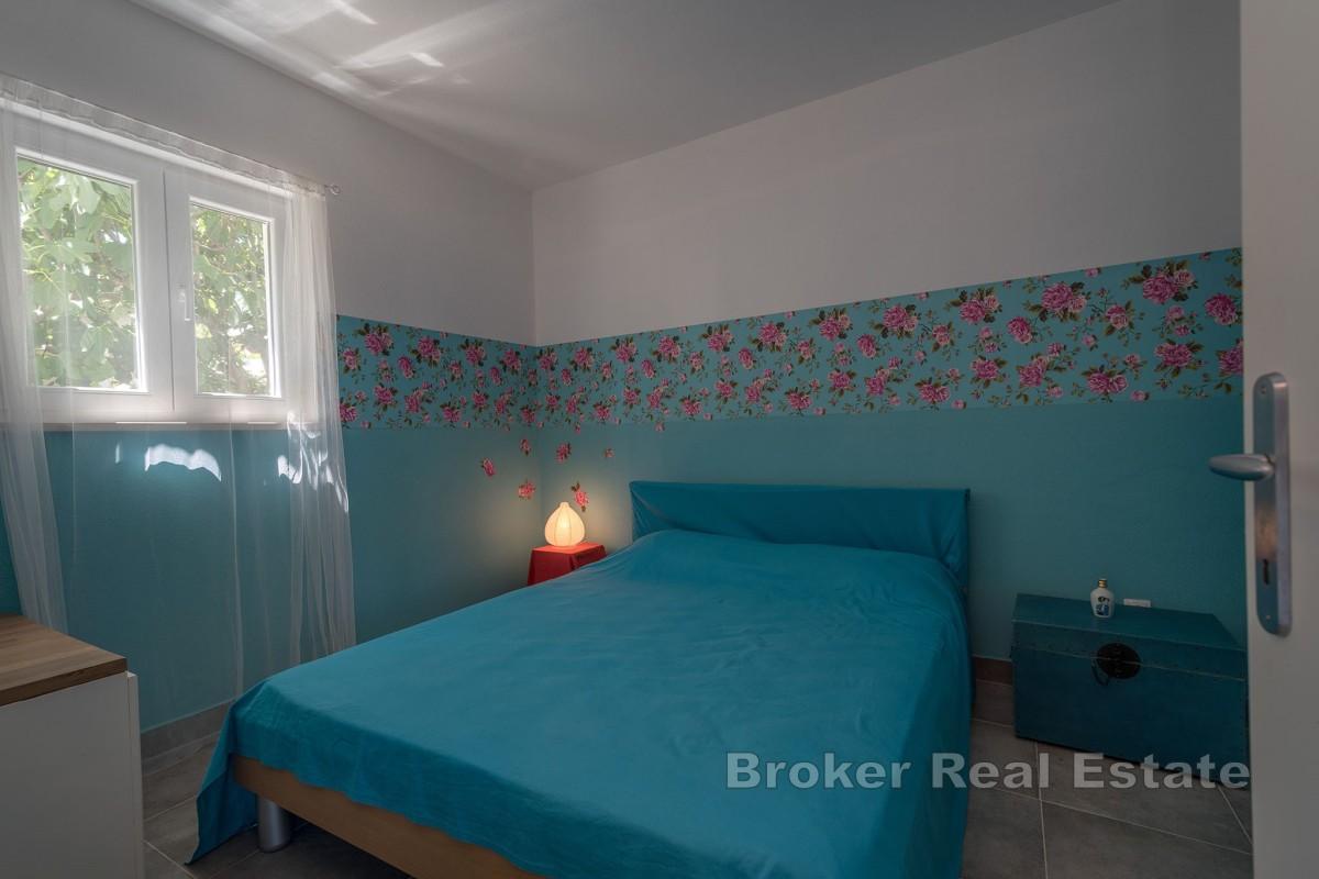 Středomořský dům v první řadě u moře