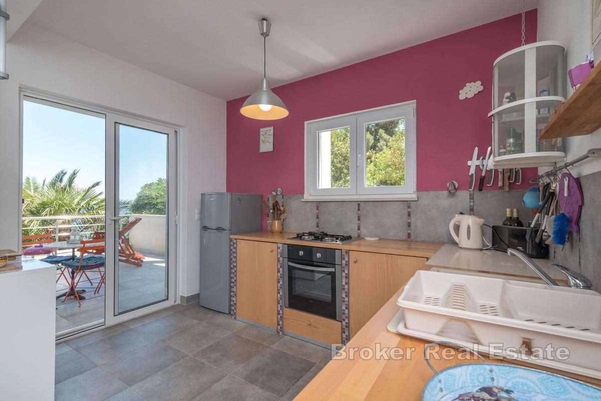 Středomořský dům v první řadě u moře