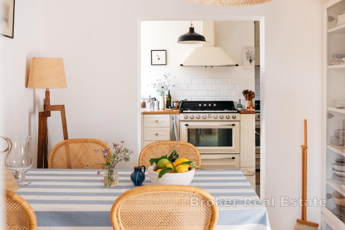 Каменный дом с панорамным видом на море