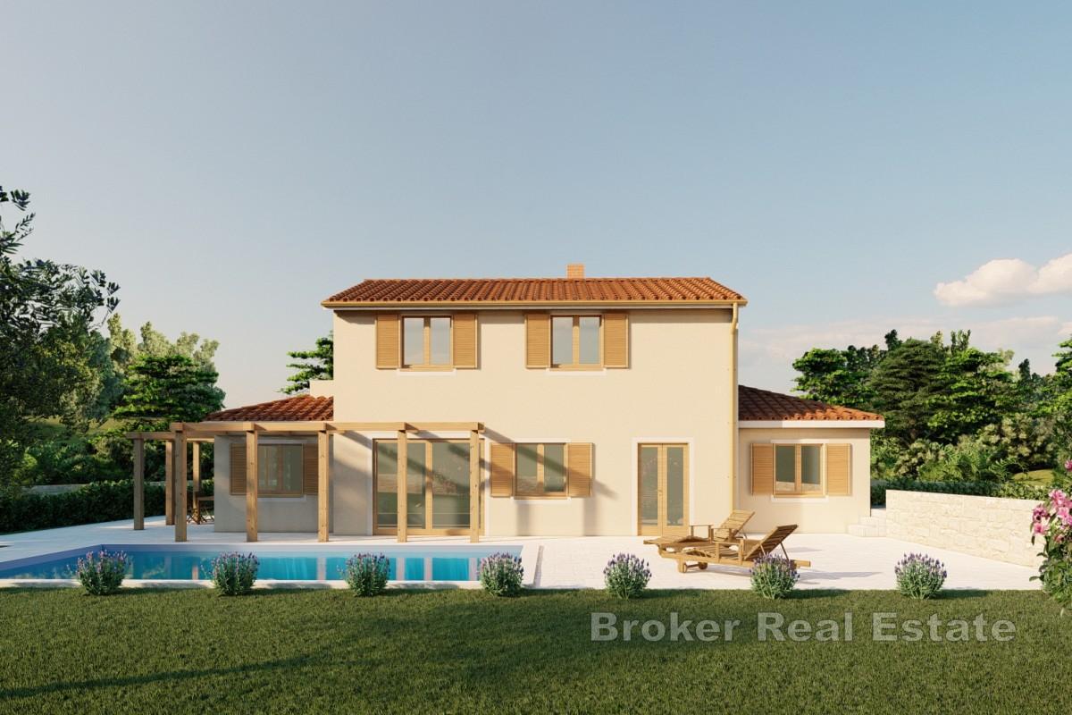 Unfertiges zweistöckiges Haus mit Pool