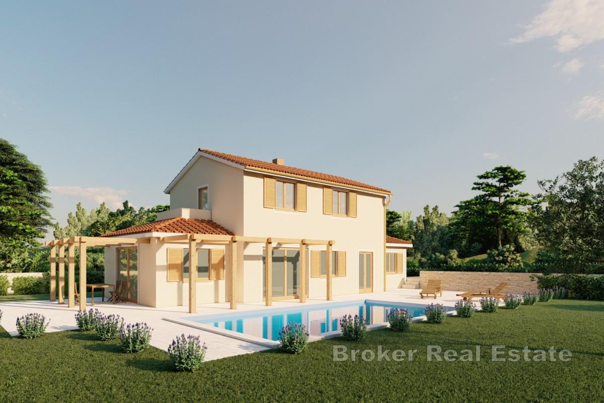 Niedokończony dwupiętrowy dom z basenem