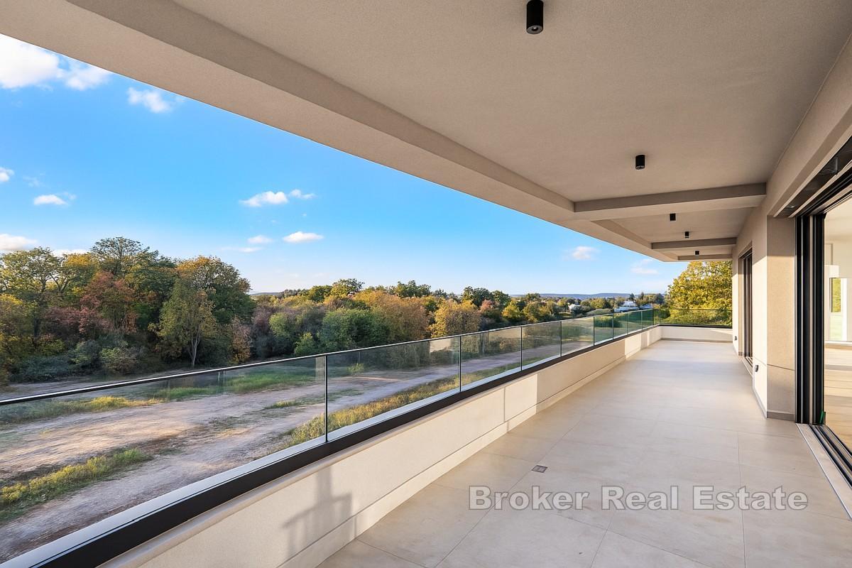 Penthouse avec vue panoramique et toit-terrasse
