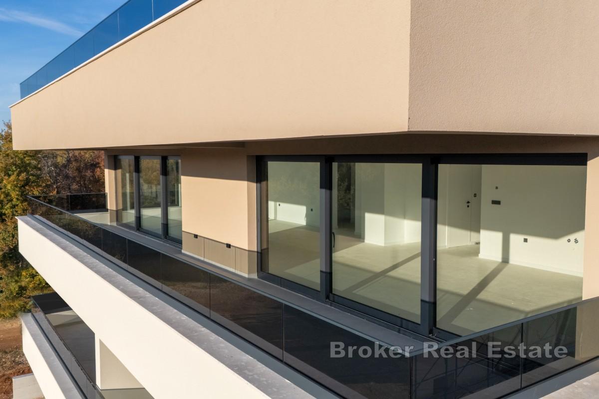 Toppleilighet med panoramautsikt og takterrasse