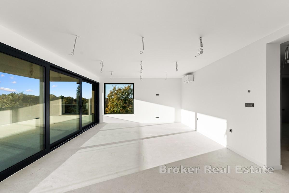 Toppleilighet med panoramautsikt og takterrasse